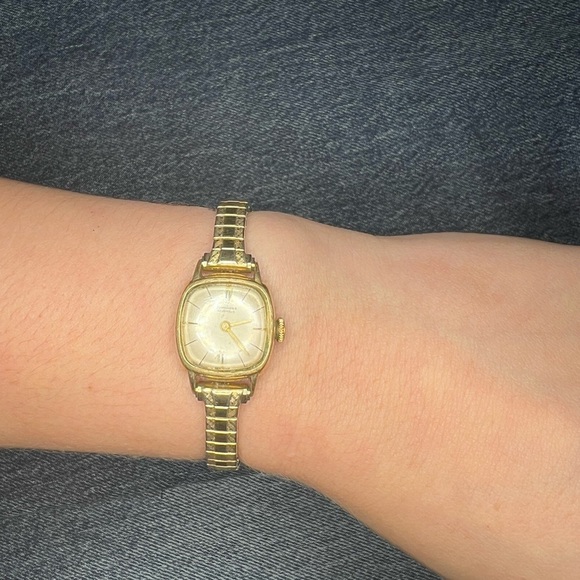 Vintage Junghans Timeless Gold Women\'s Watch main image 5